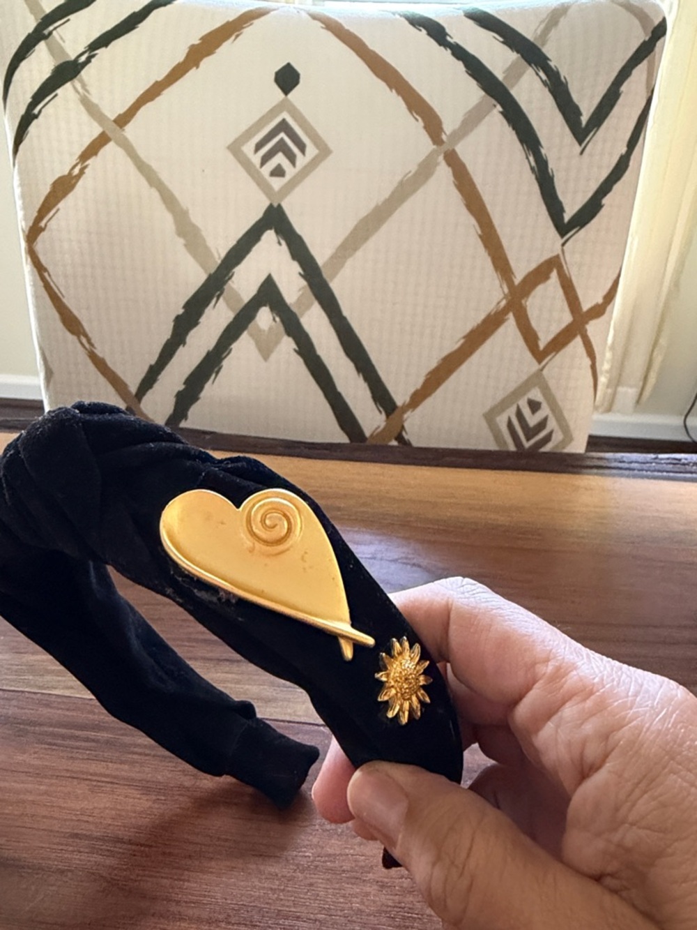 Flowers & ❤️ Themed Vintage Jewels Headband - Picture 3 of 4